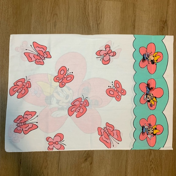 3/$25 VTG Disney Minnie Mouse Daisy Floral Cartoon Character Pillowcase Fabric - Picture 2 of 7